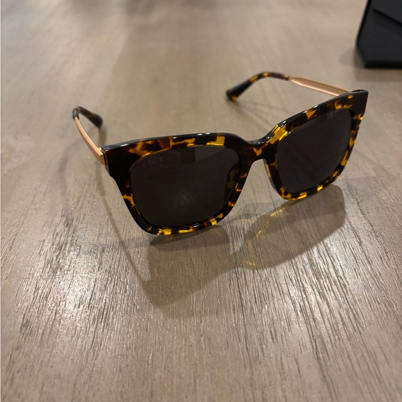 DIFF - Picture 3 of 3